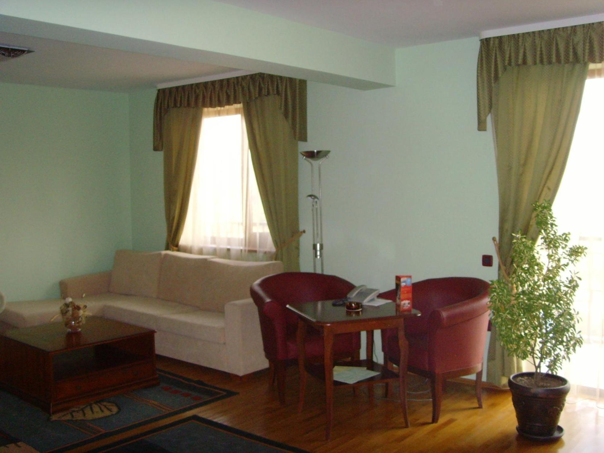 Meridian Hotel Bolyarski Veliko Tarnovo Kültér fotó