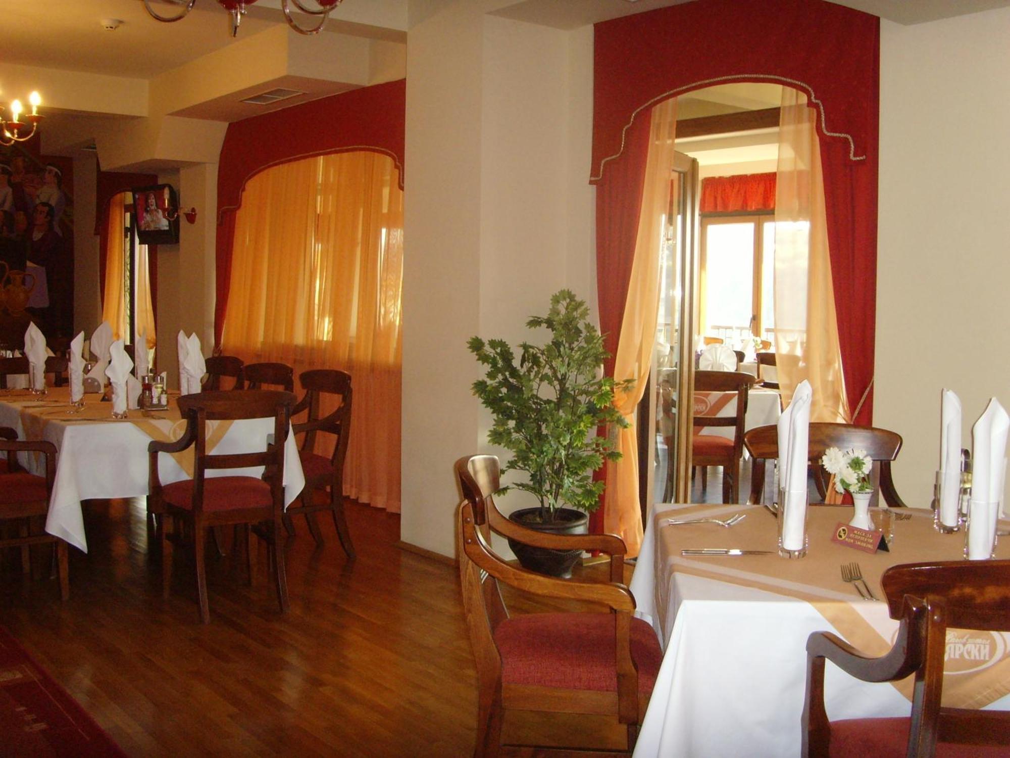 Meridian Hotel Bolyarski Veliko Tarnovo Kültér fotó