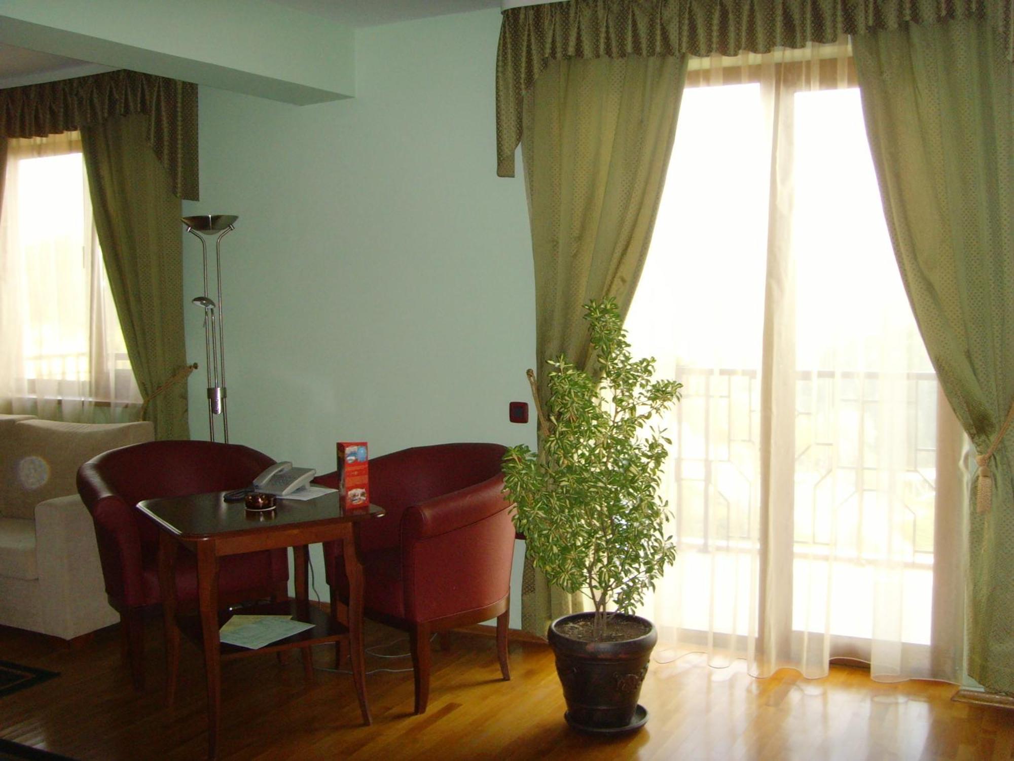Meridian Hotel Bolyarski Veliko Tarnovo Kültér fotó