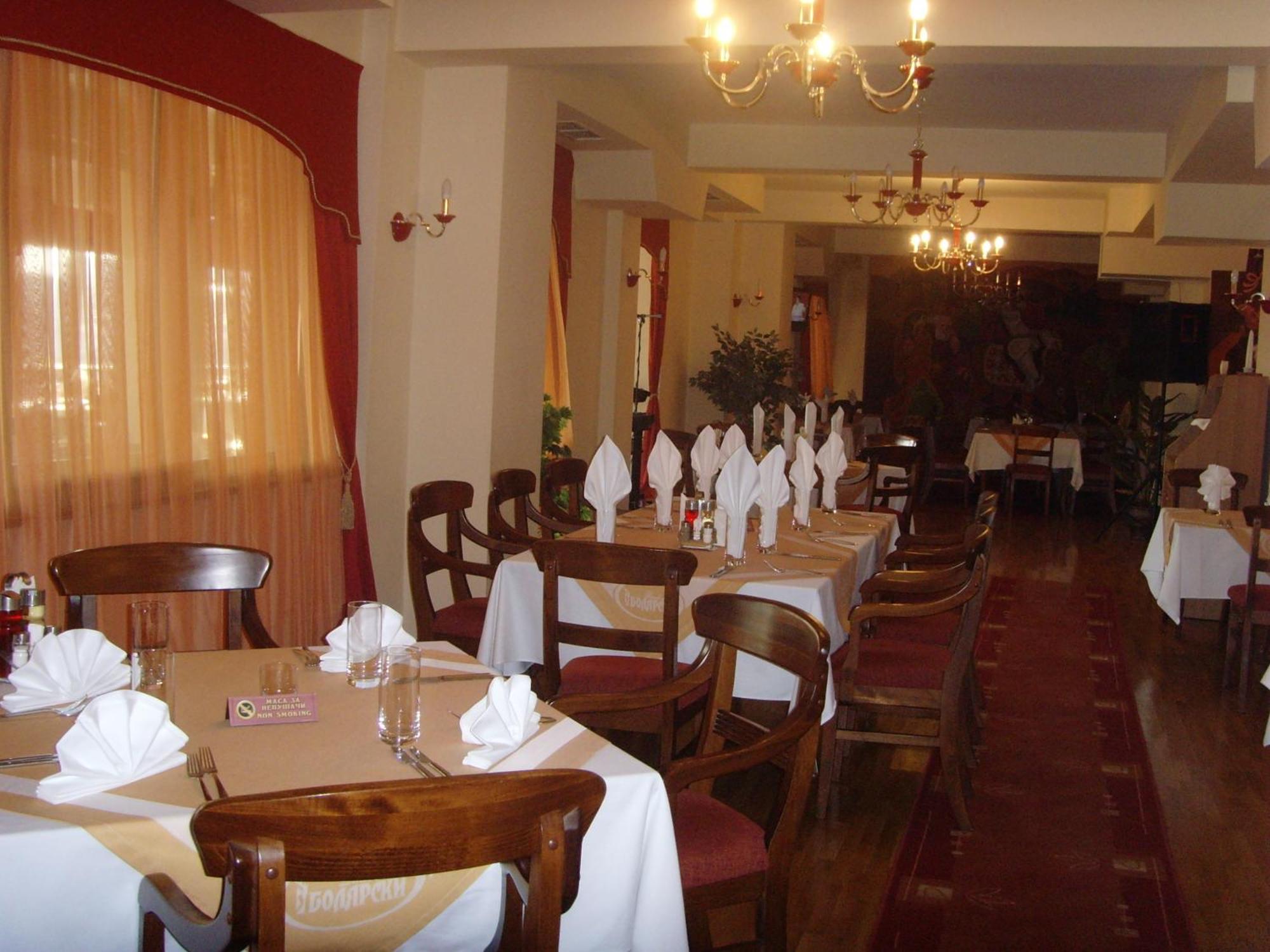 Meridian Hotel Bolyarski Veliko Tarnovo Kültér fotó